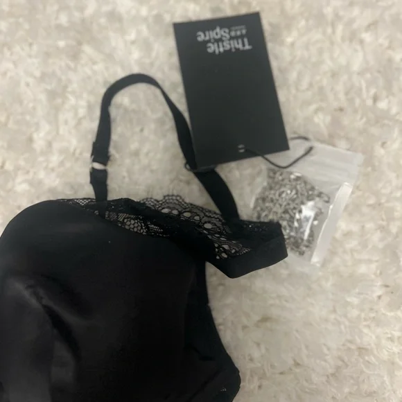 Thistle and Spire Black Lace Bra Set - Picture 3 of 6